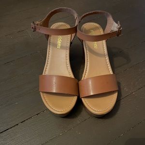 Madden Brown sandals. Size 7